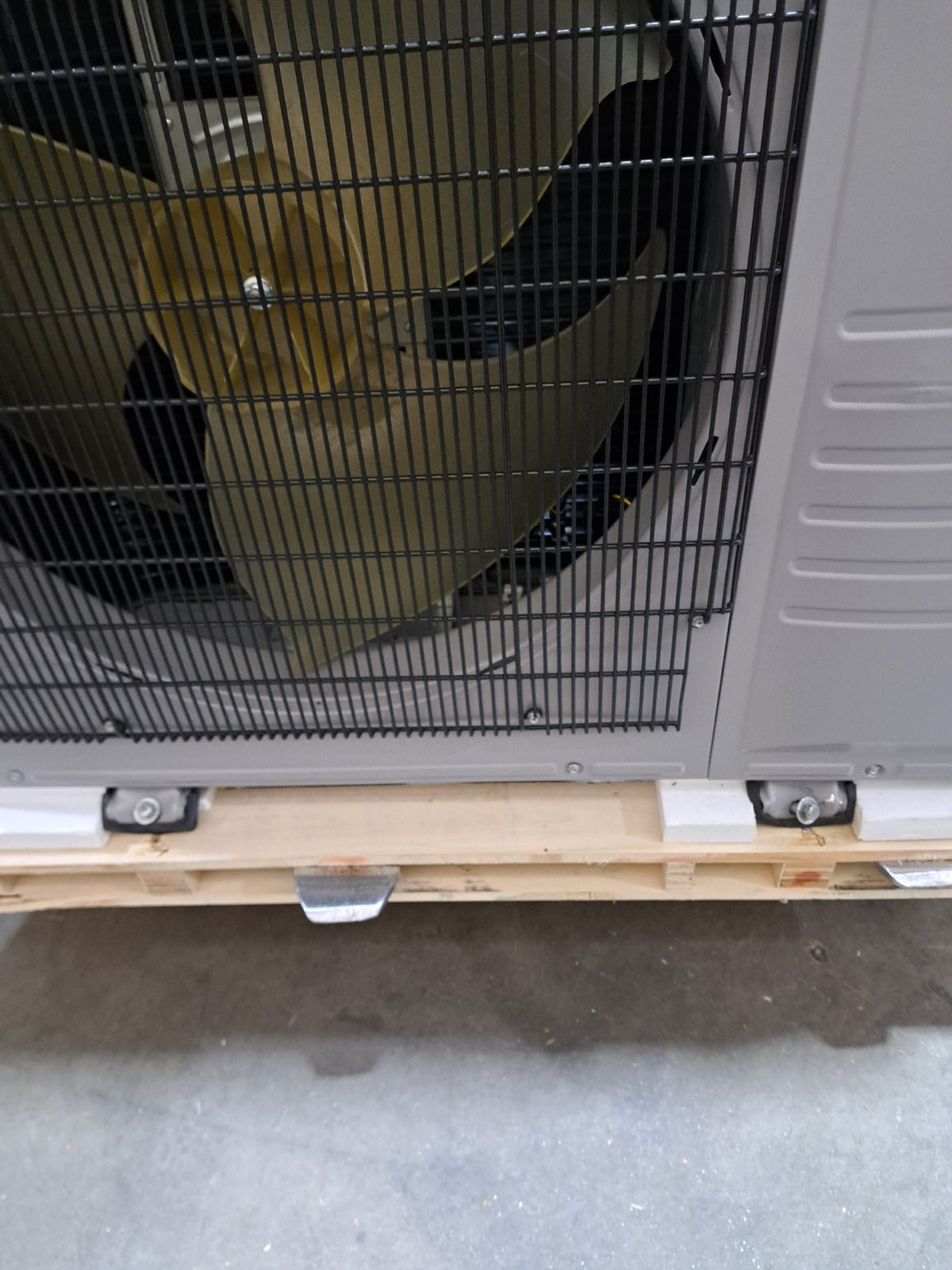 Friedrich 24K BTU Multi Zone Heat Pump (FPHMR27A3D)