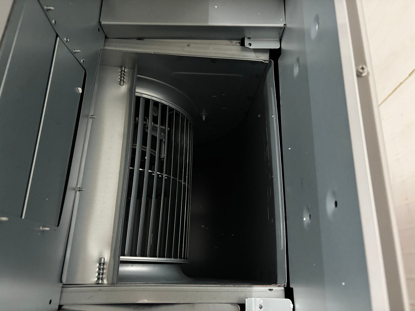 Bosch 4 Ton M15 Air Handler (BIVA-48RXB-M15X)