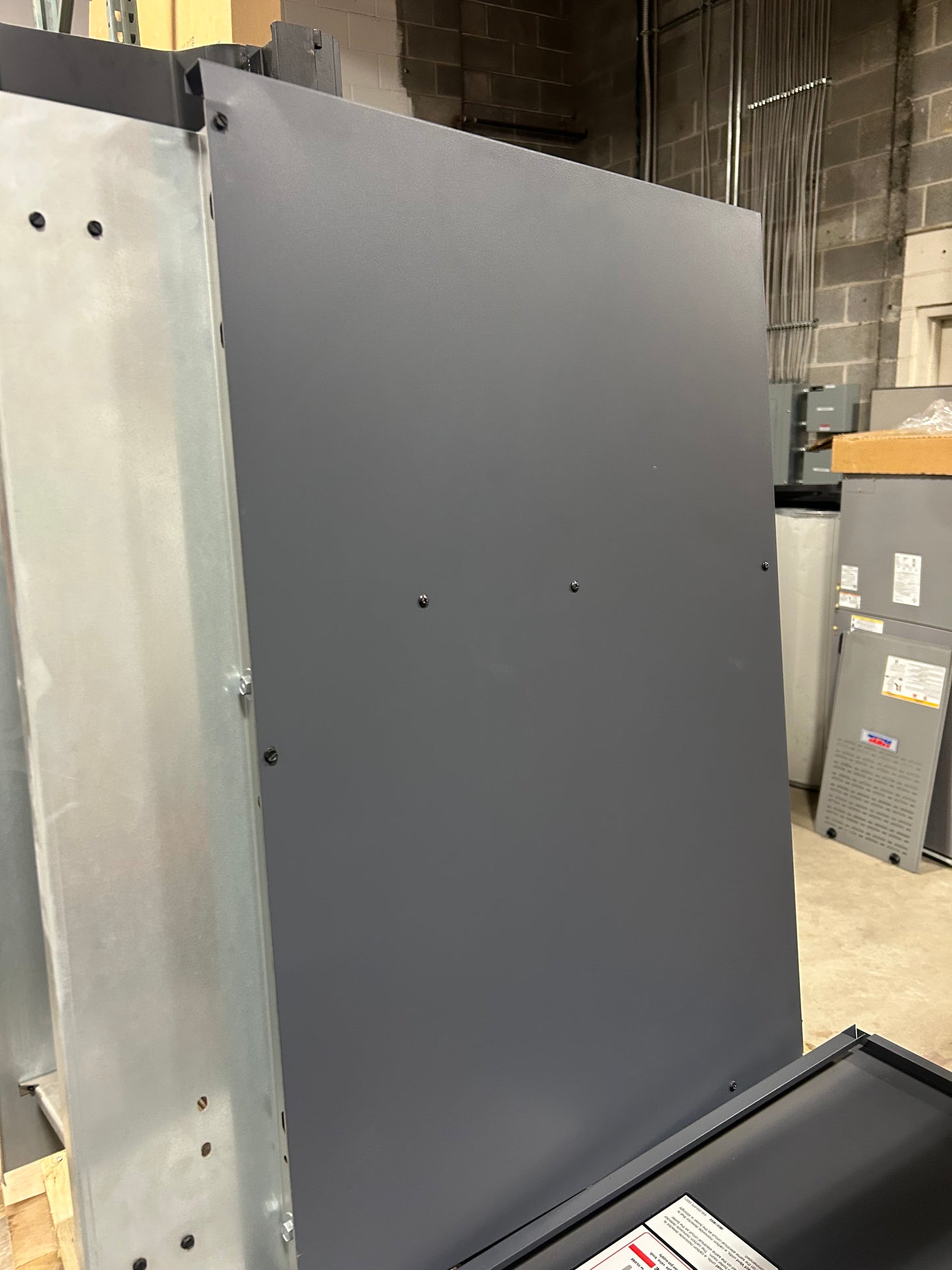 Weil Mclain 175K BTU Natural Gas/LP Hot Water Boiler (GV90+6)