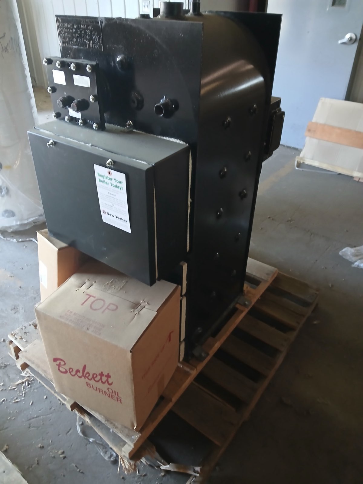 New Yorker 175K/210K BTU Oil Boiler w/ Coil (FR-147-BTH)