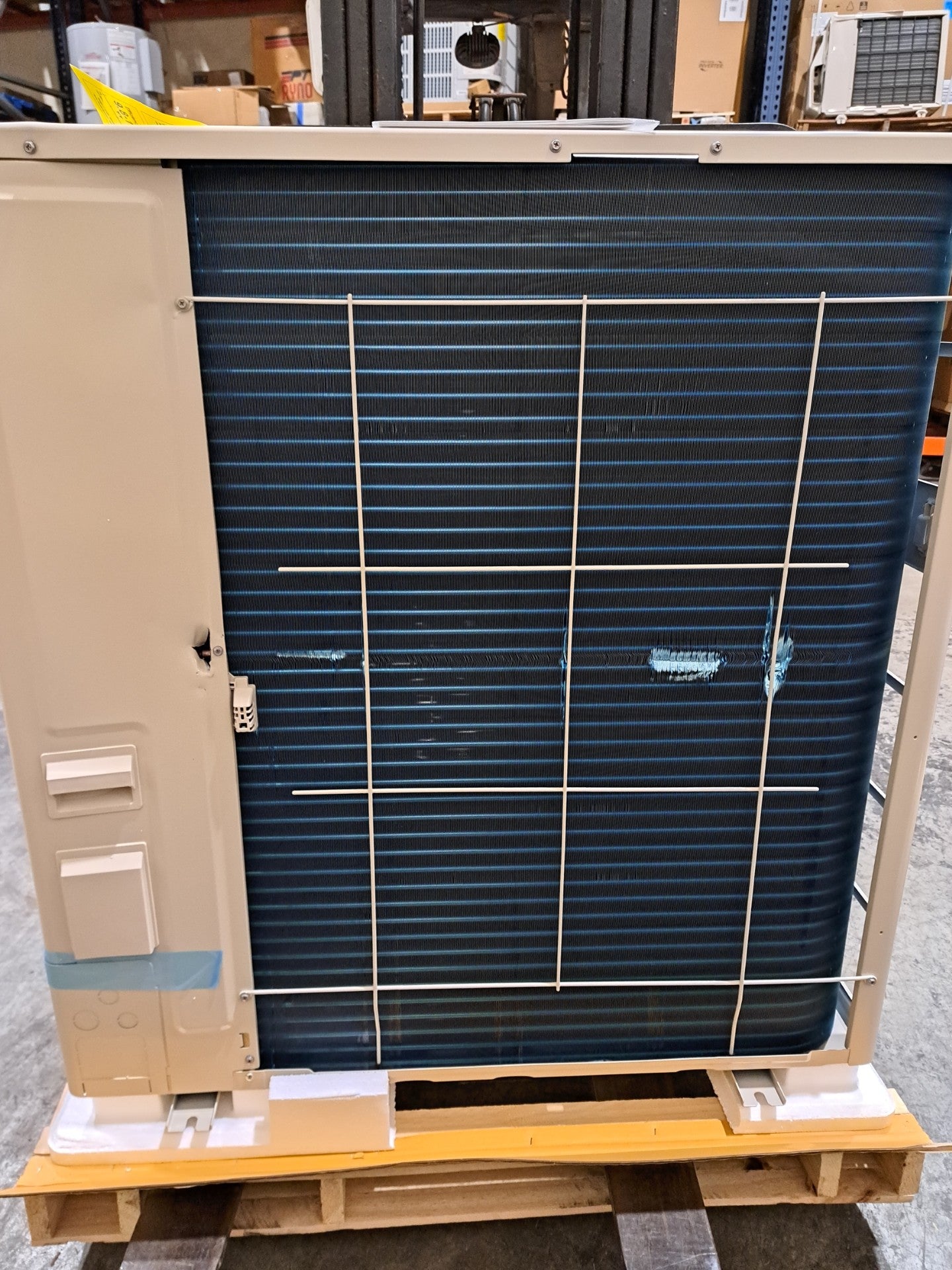 Fujitsu 36K BTU Universal Mini Split Outdoor Heat Pump (AOUH36KUAS1)