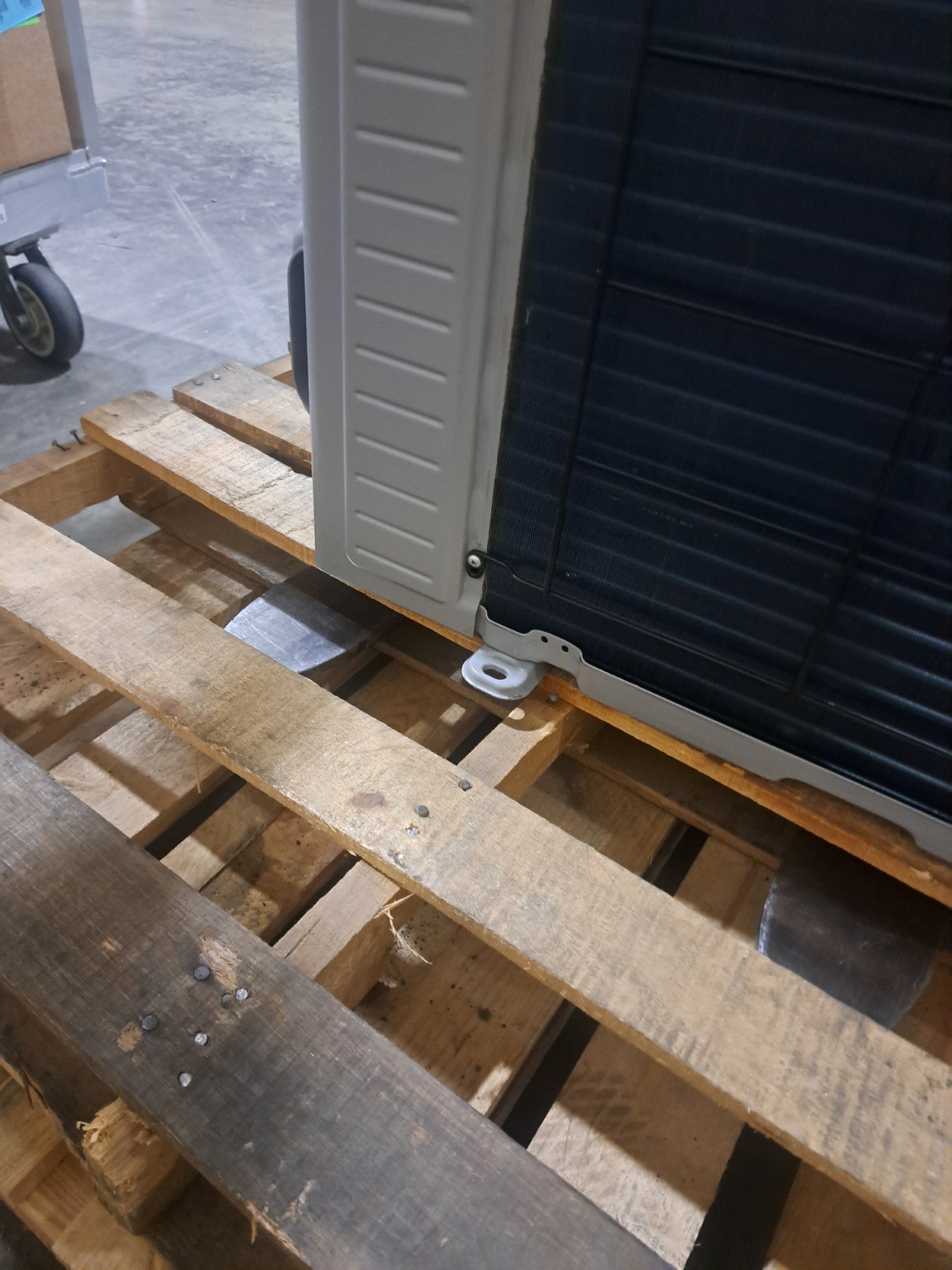 Friedrich 18K Single Zone Heat Pump (FPHSR18A3D)