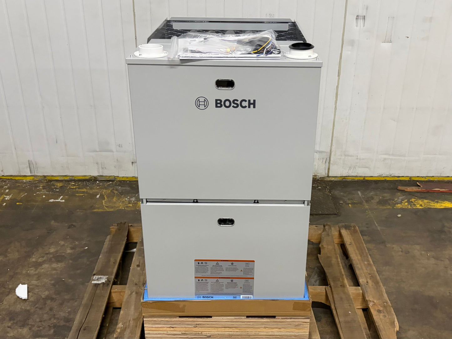 Bosch 100K BTU 96% Gas Furnace (BGH96M100C5C)