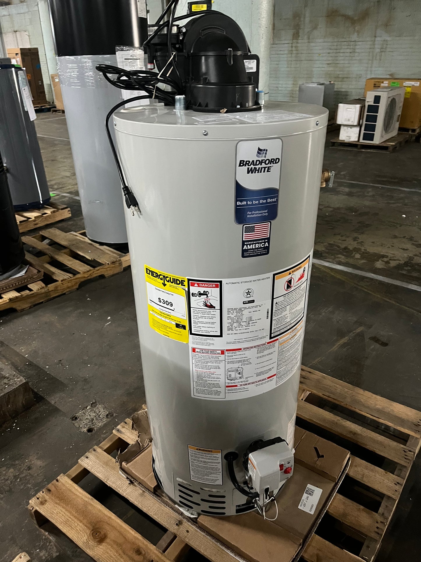 Bradford White 40 Gallon Power Vent Water Heater (RG1PV40S6N)