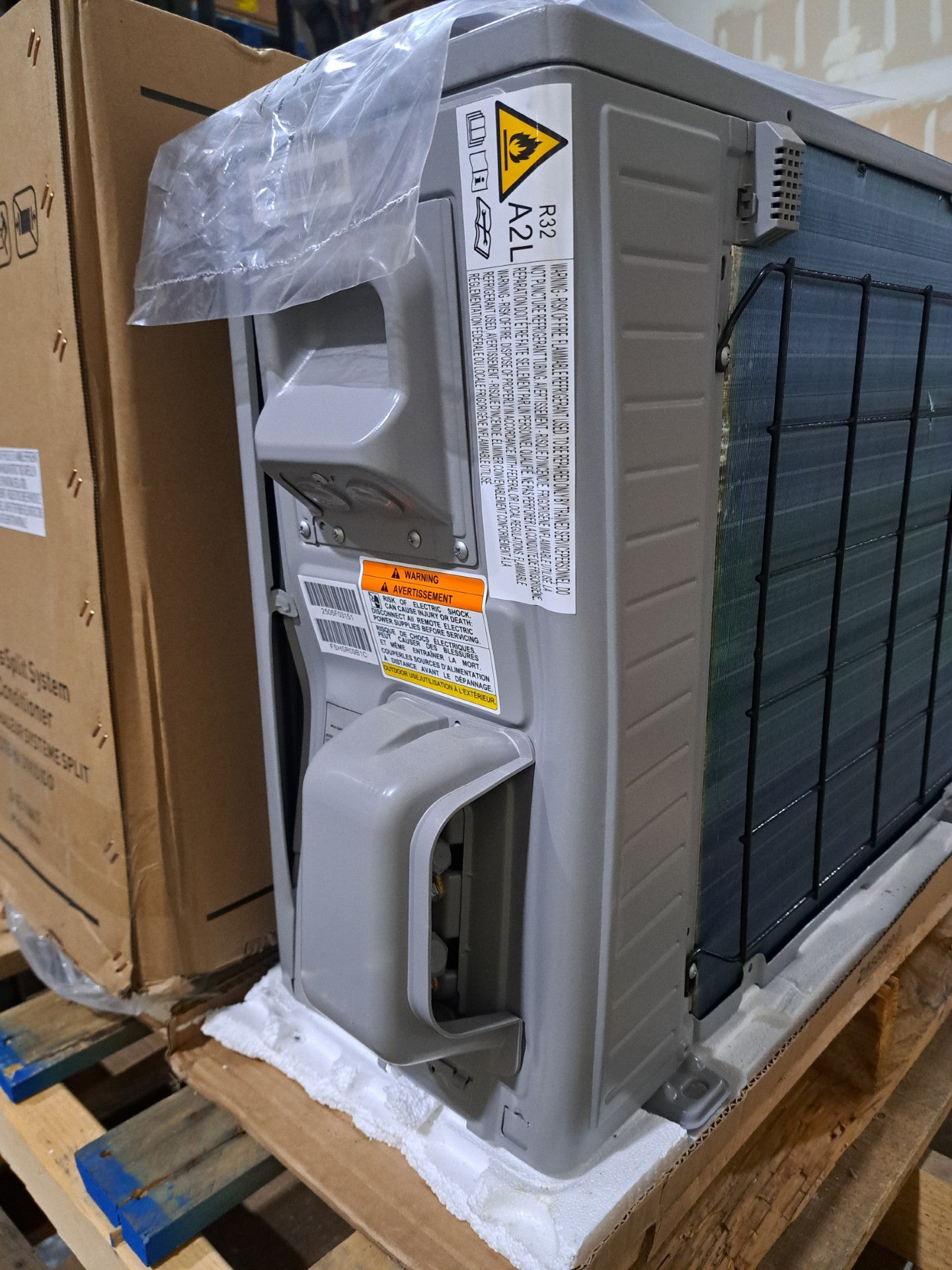 Friedrich 9K Single Zone Heat Pump (FSHSR09B1C)