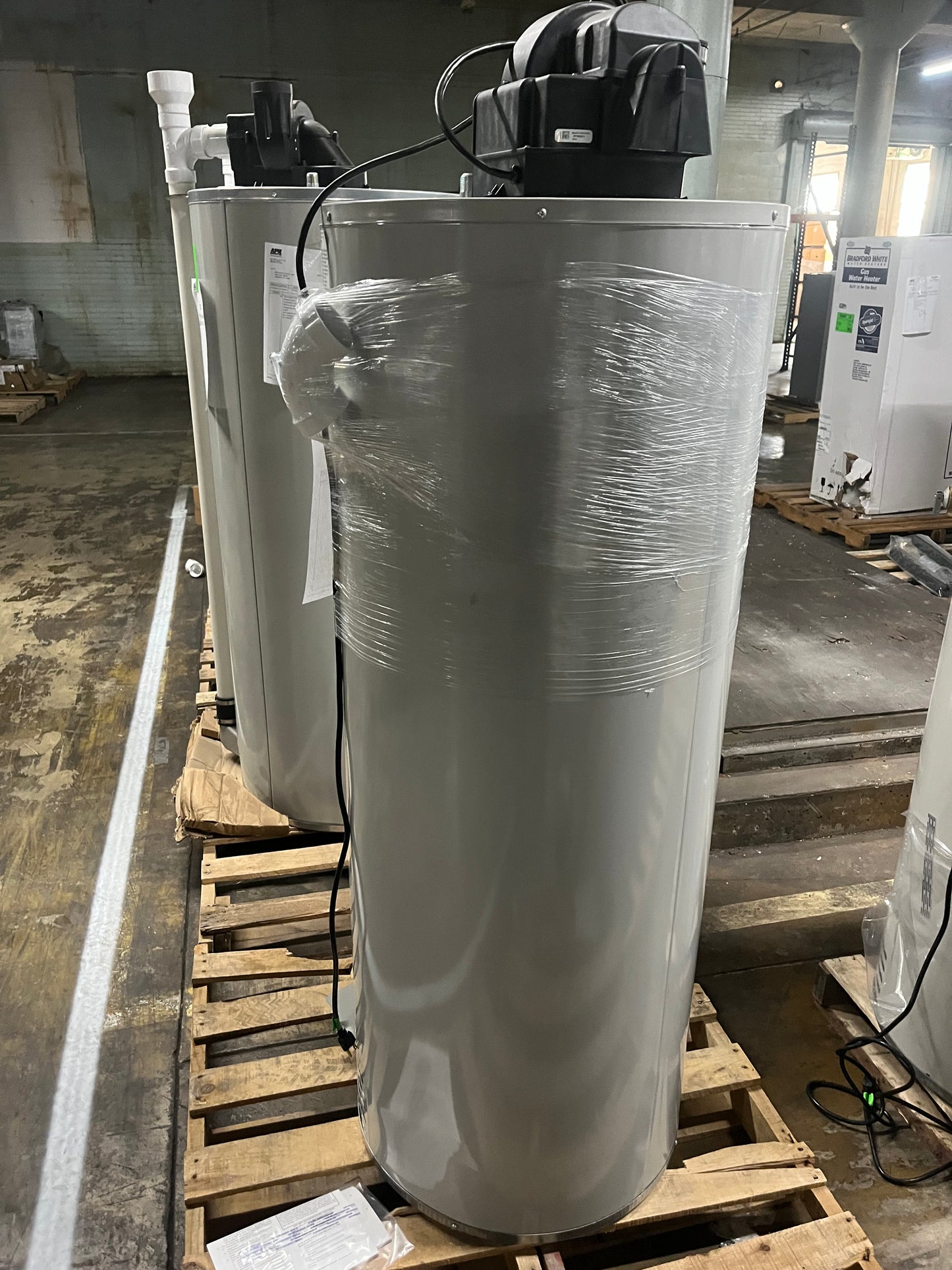 Bradford White 50 Gallon Natural Gas Power Vent Water Heater (Tall)(RG2PV50T6N)