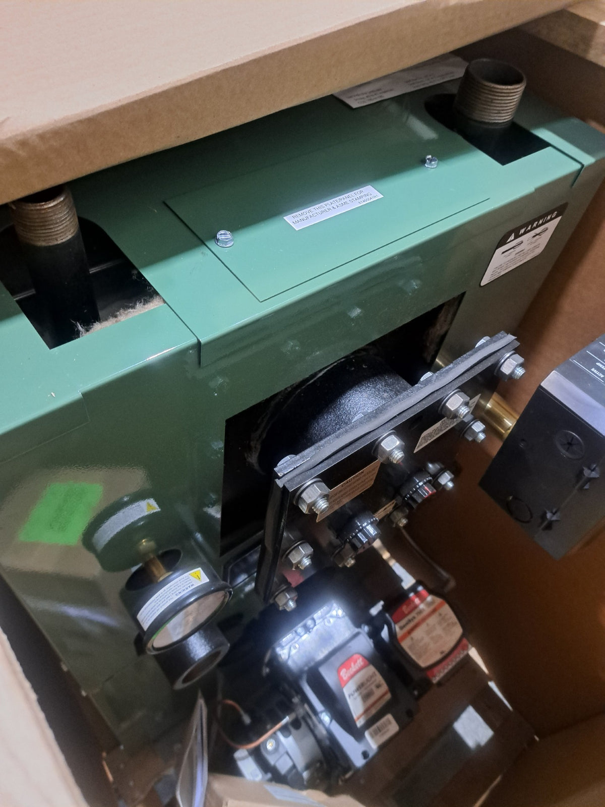 New Yorker 86.2% 110K BTU Oil Boiler (AP-110U-T)