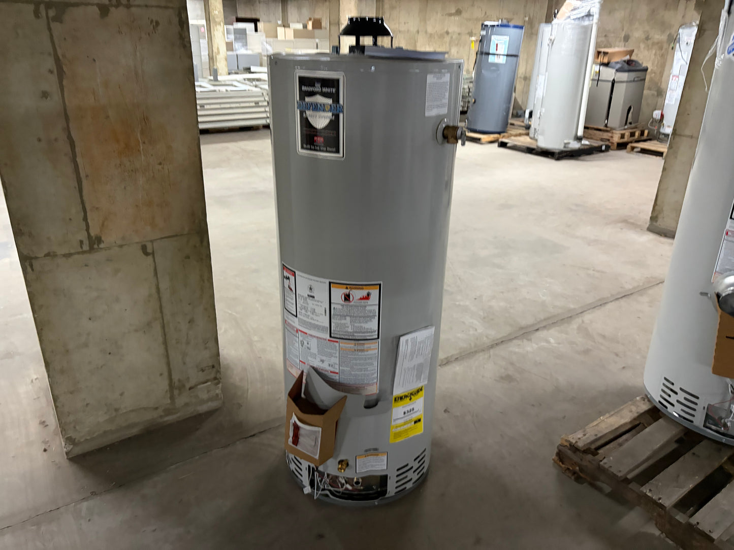Bradford White 50 Gallon Natural Gas Water Heater (RG250S6N)