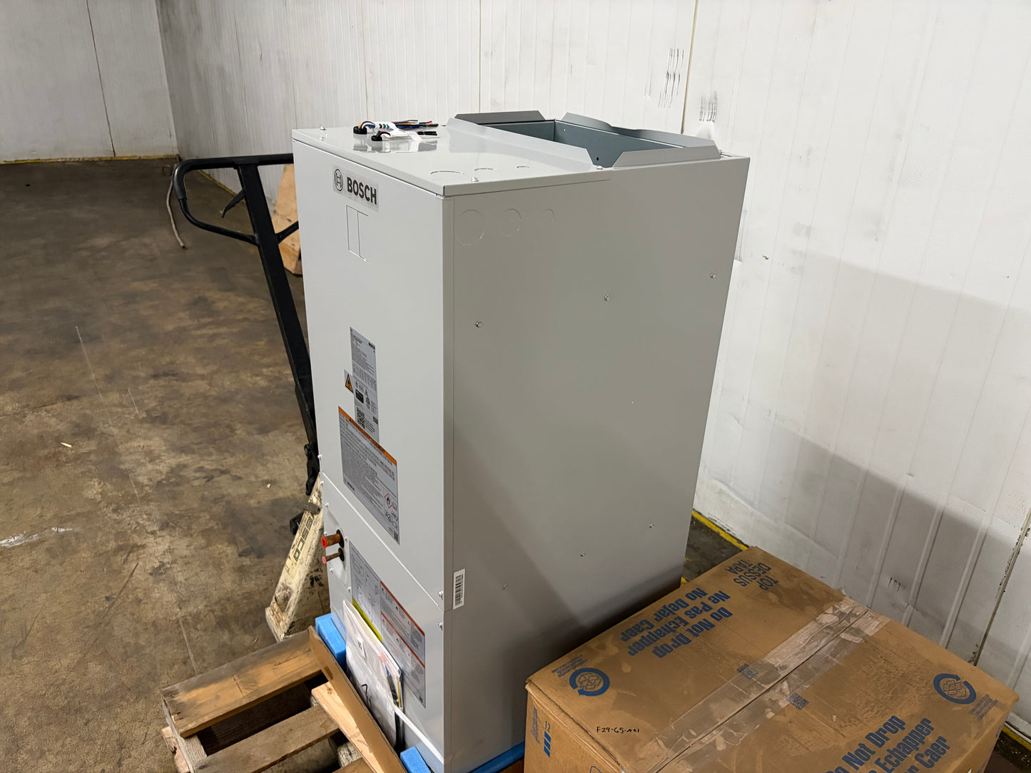 Bosch 2 Ton Multi-Position Air Handler (BIVA-24RCB-M20X)