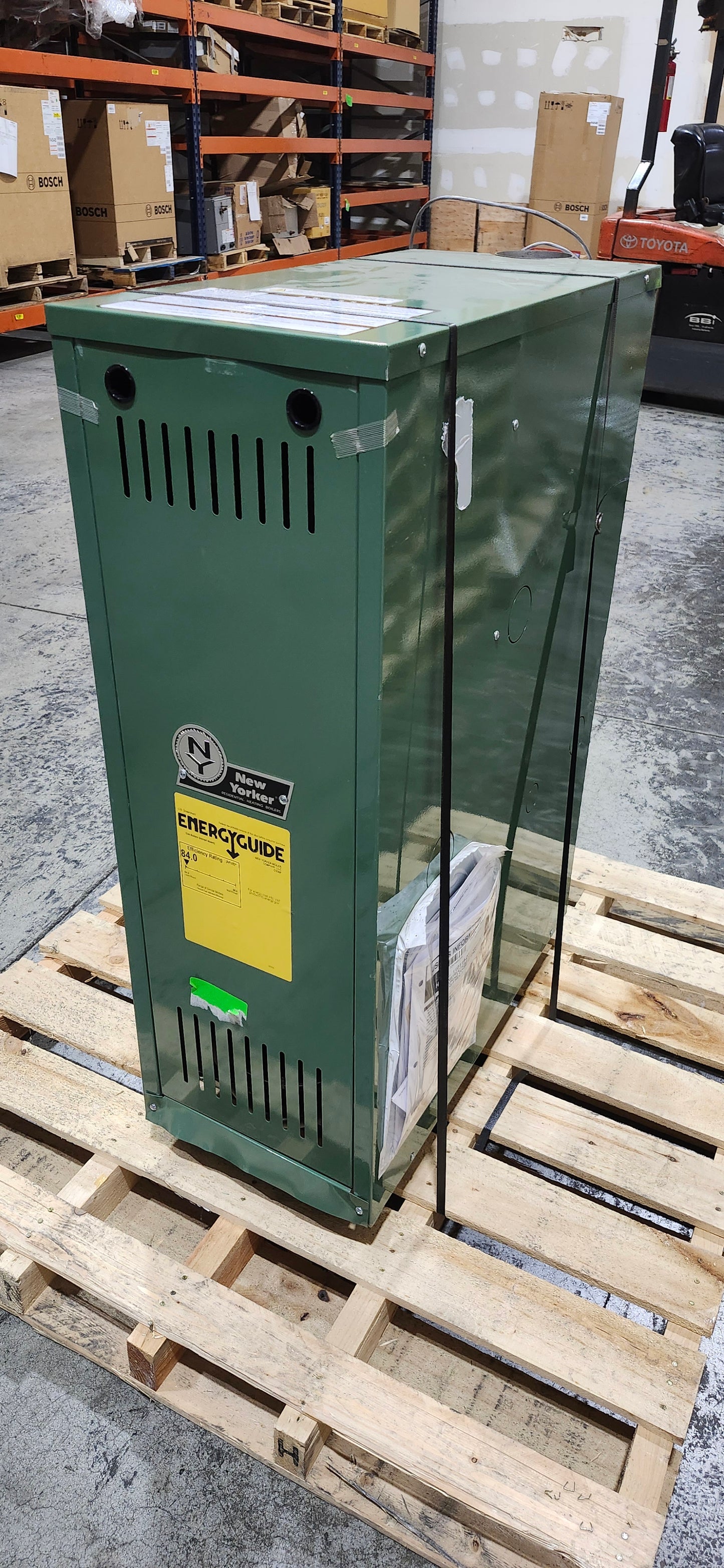 New Yorker 70K BTU 84% Natural Gas Hot Water Boiler (CG30FN-TH)