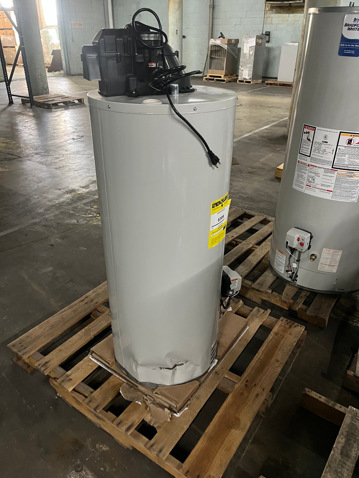 Bradford White 40 Gallon Power Vent Water Heater (RG1PV40S6N)