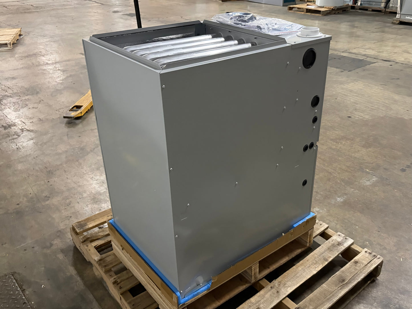 Bosch 100K BTU 96% Gas Furnace (BGH96M100C5C)