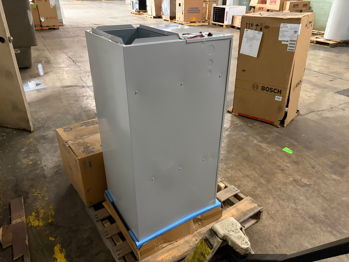 Bosch 2 Ton Multi-Position Air Handler (BIVA-24RCB-M20X)