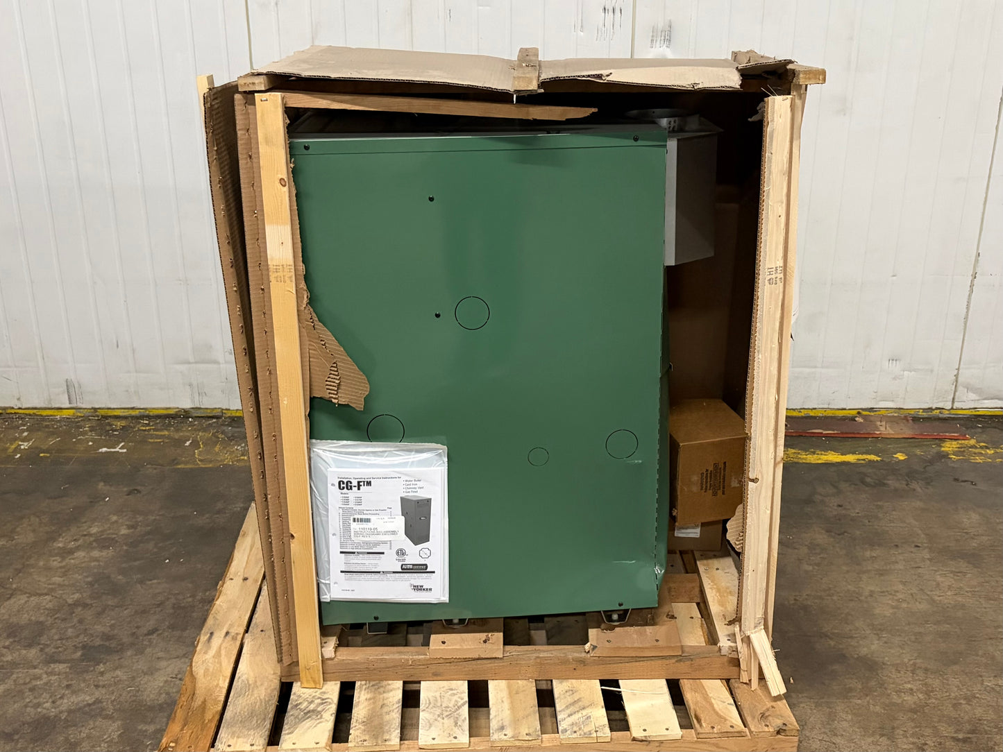 New Yorker 140K BTU Natural Gas Hot Water Boiler (CG50FN-TH)