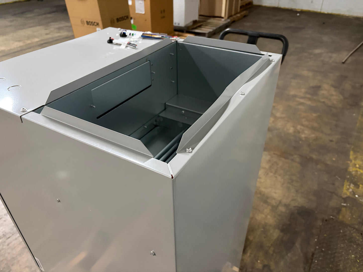 Bosch 2 Ton Multi-Position Air Handler (BIVA-24RCB-M20X)