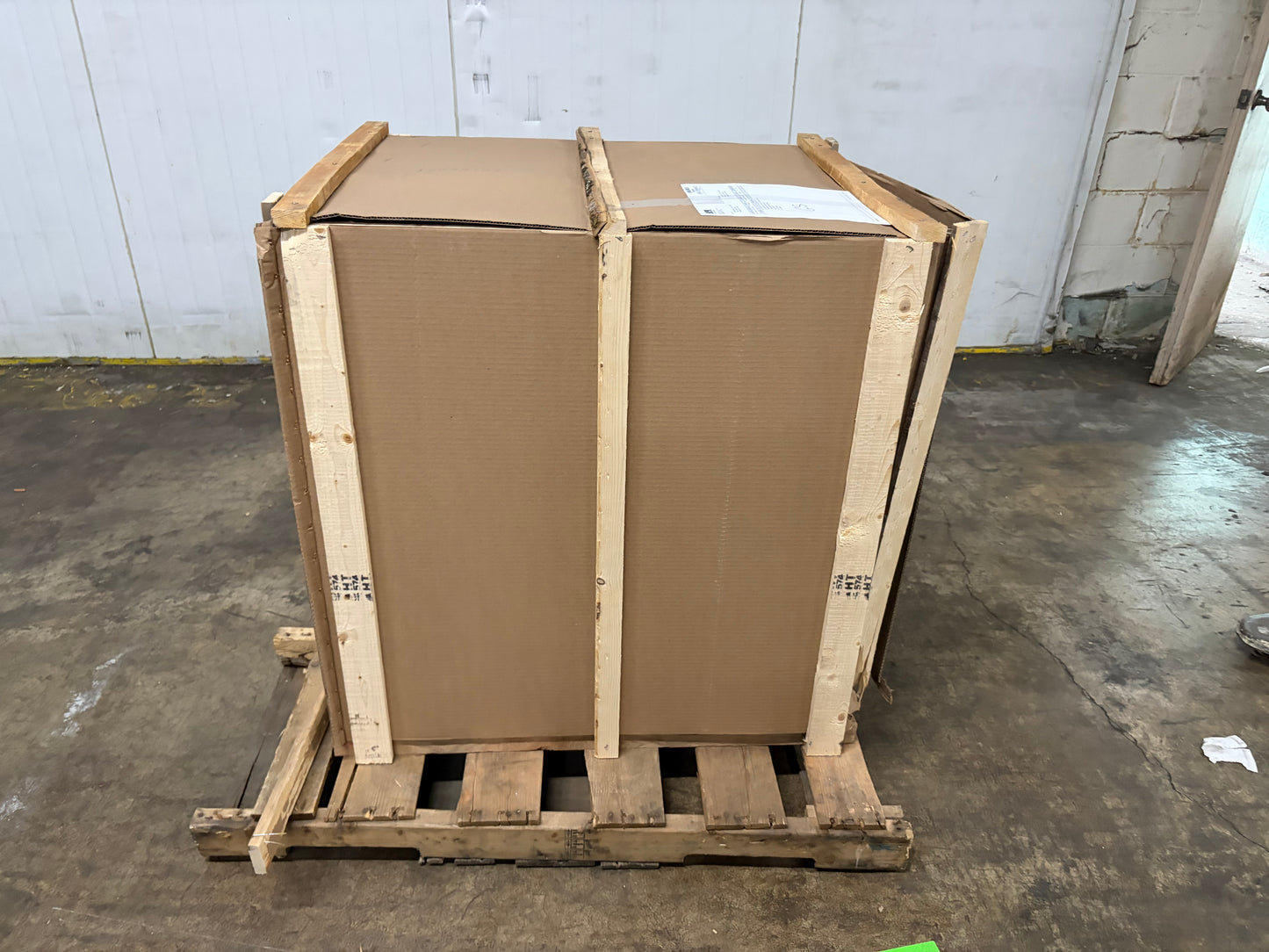 New Yorker 92K BTU 87% Oil Water Boiler (CL3-105-WEN-TB)