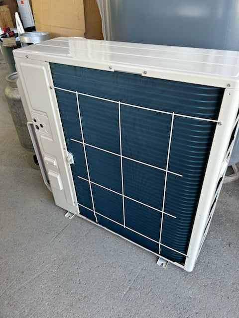 Fujitsu 36K BTU Multi-Zone Outdoor Heat Pump XLTH (AOUH36KWAH4)