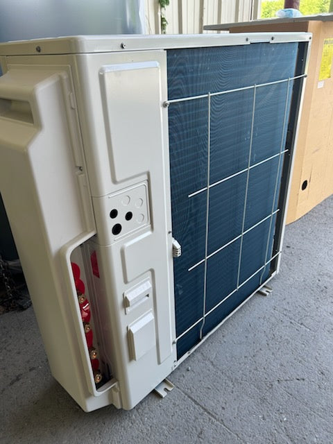 Fujitsu 36K BTU Multi-Zone Outdoor Heat Pump XLTH (AOUH36KWAH4)